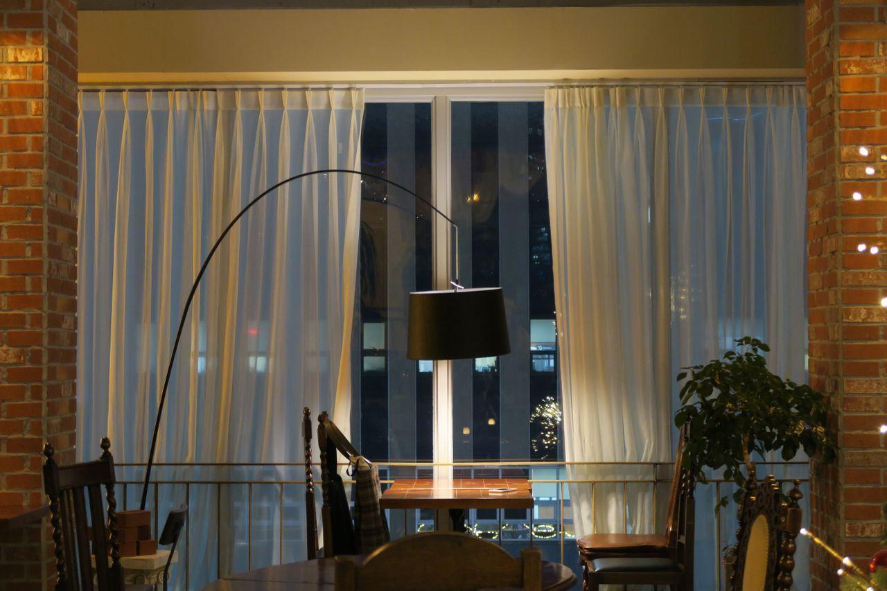 ソウリズムカフェの中には、多くの自然素材を利用して装飾されています